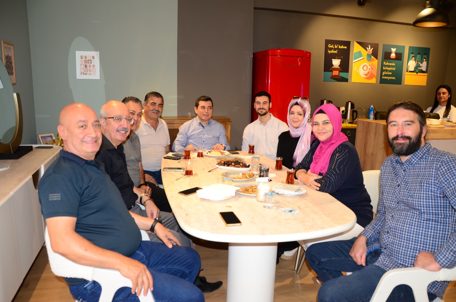 GUSTALYA MOBİLYA’DA BAŞKAN HAKAN TÜTÜNCÜ İLE KEYİFLİ KAHVALTI