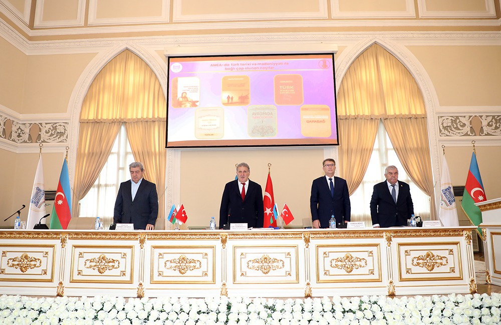 Bakü'de Türk dünyası konferansı: 100 yıllık Türkoloji ilkeleri hedefe yürüyor