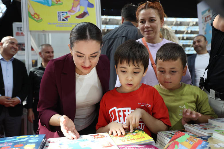 Antalyalılardan 15. Antalya Kitap Fuarı’na yoğun ilgi