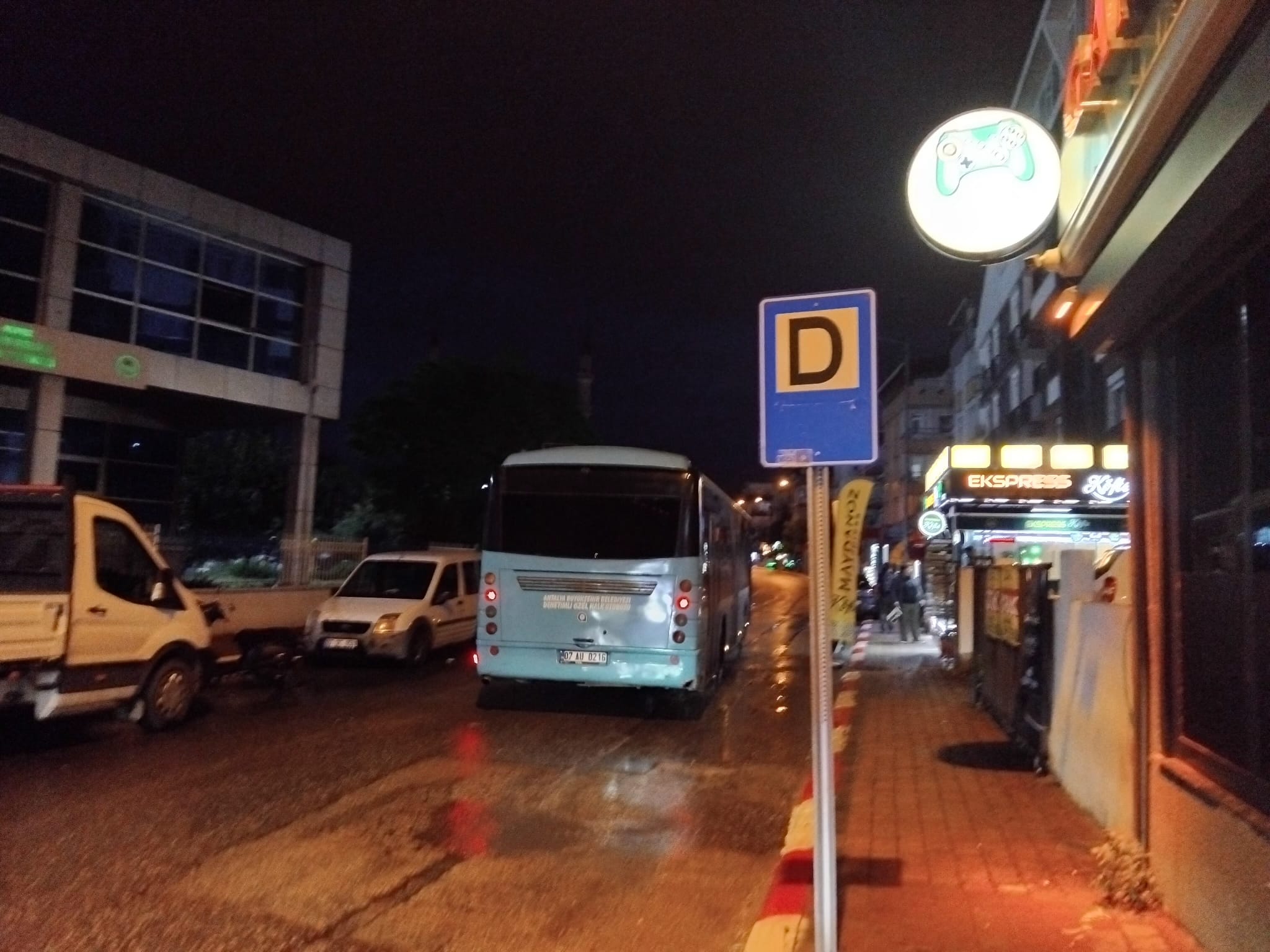 Antalya'da Şoförün hız tutkusu yolculara kabusu yaşattı