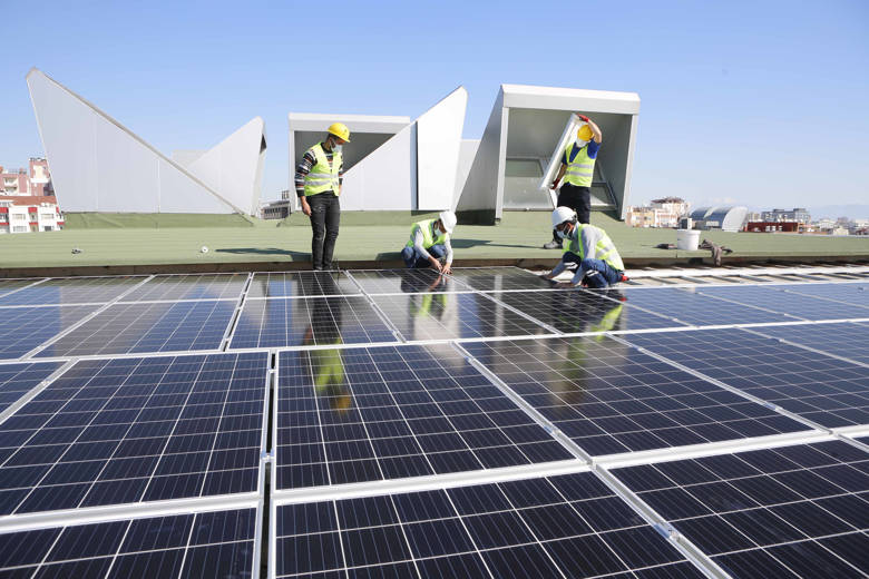 Büyükşehir yenilenebilir enerji yatırımları ile Antalya gücüne güç katıyor