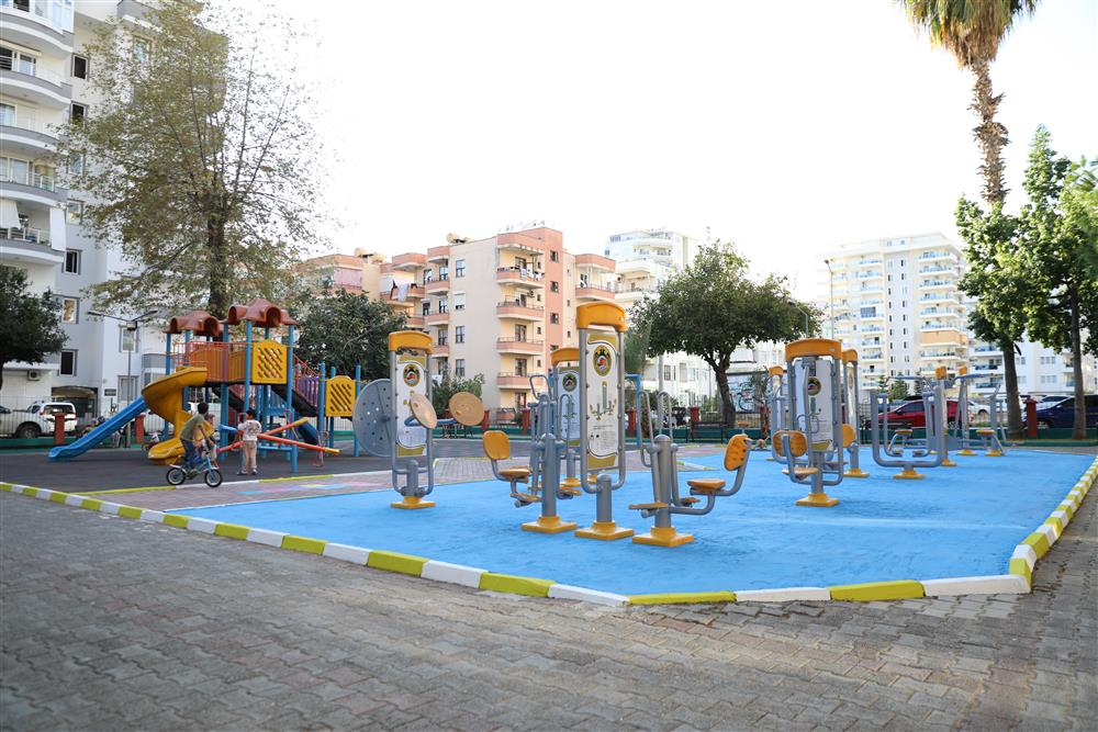 ALANYA BELEDİYESİ’NDEN KAYGUSUZ ÇOCUK PARKI’NDA YENİLEME ÇALIŞMASI
