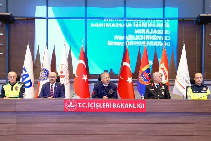 Bakanımız Sayın Yerlikaya Yeni Trafik Yasası Teklifinin, Hedefleri ve Getirdiği Yenilikleri Değerlendirmek Üzere Basın Mensuplarıyla Bir Araya Geldi