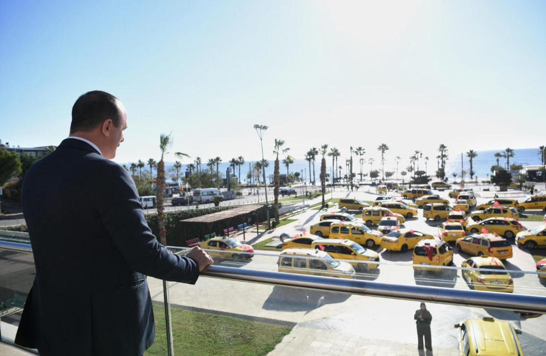 KONYAALTI’NDA CUMHURİYET KONVOYU