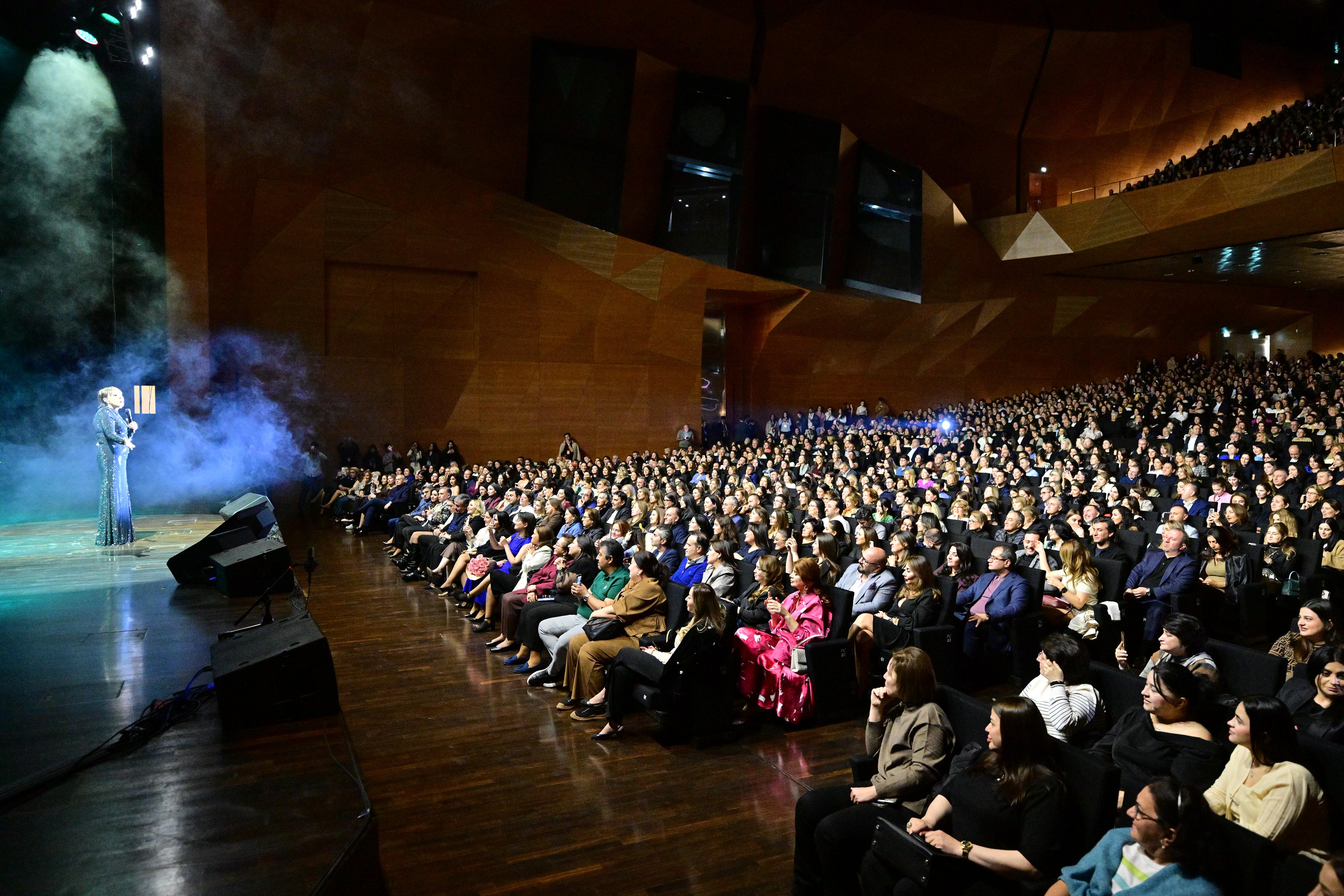 Eyyub Hüseynzadənin təşkilatçılığı ilə duyğu dolu Nilufər konserti 