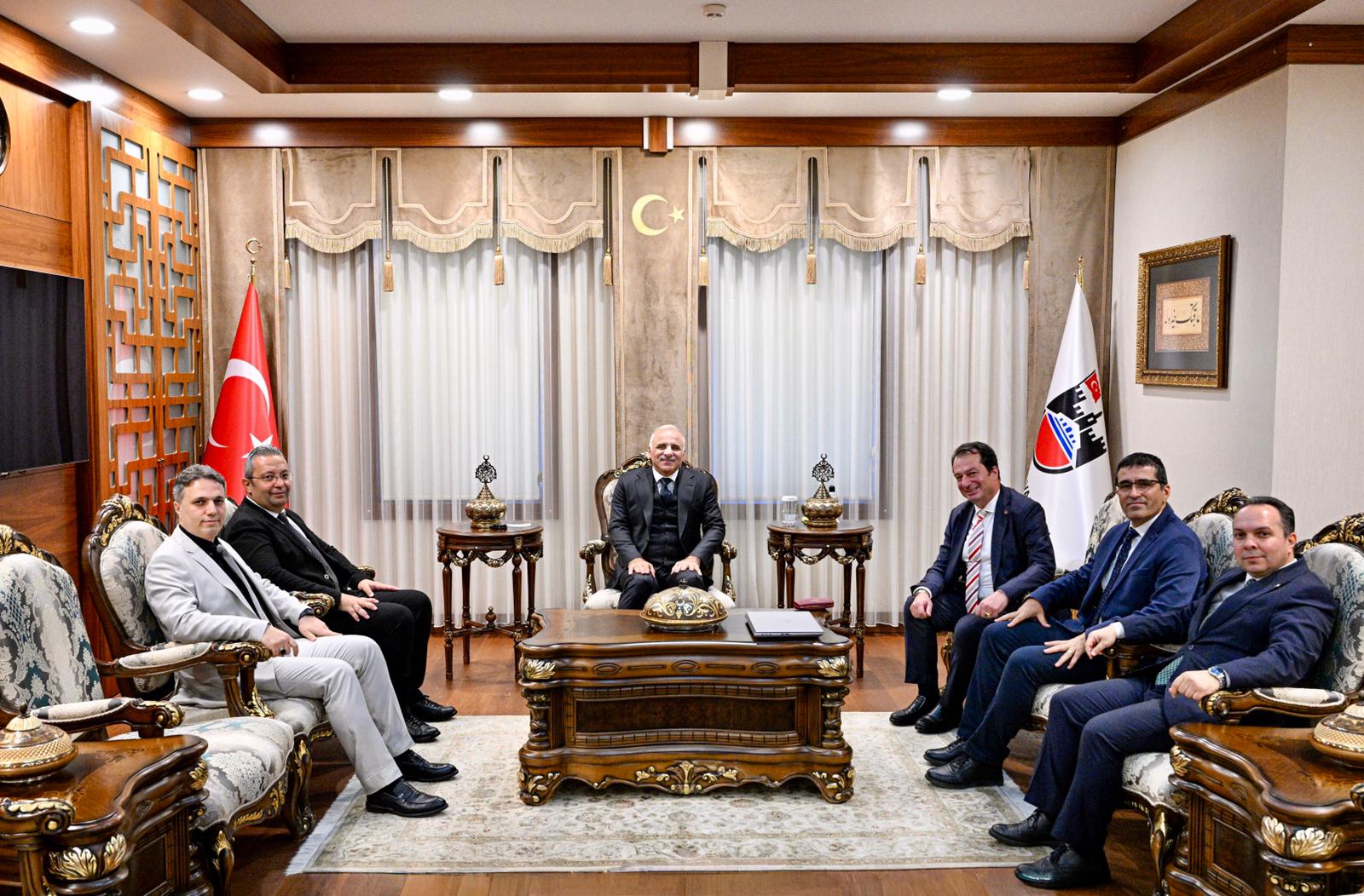 Dicle Üniversitesi Üst Yönetiminden Diyarbakır Valiliğine  Ziyaret