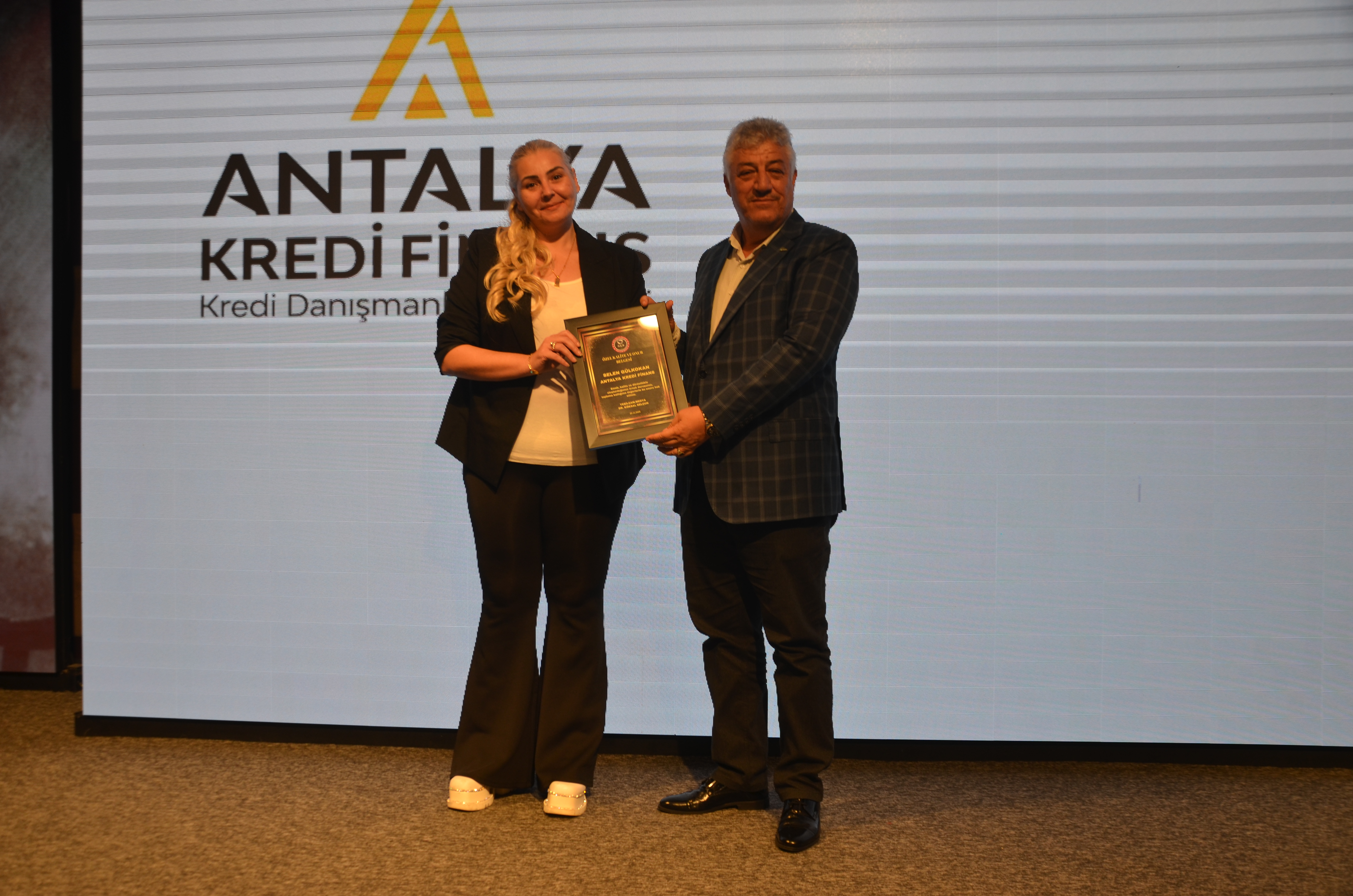 Selen Gülkokan, Antalya Kredi Finans Özel Kalite ve Onur Belgesi’ne Layık Görüldü