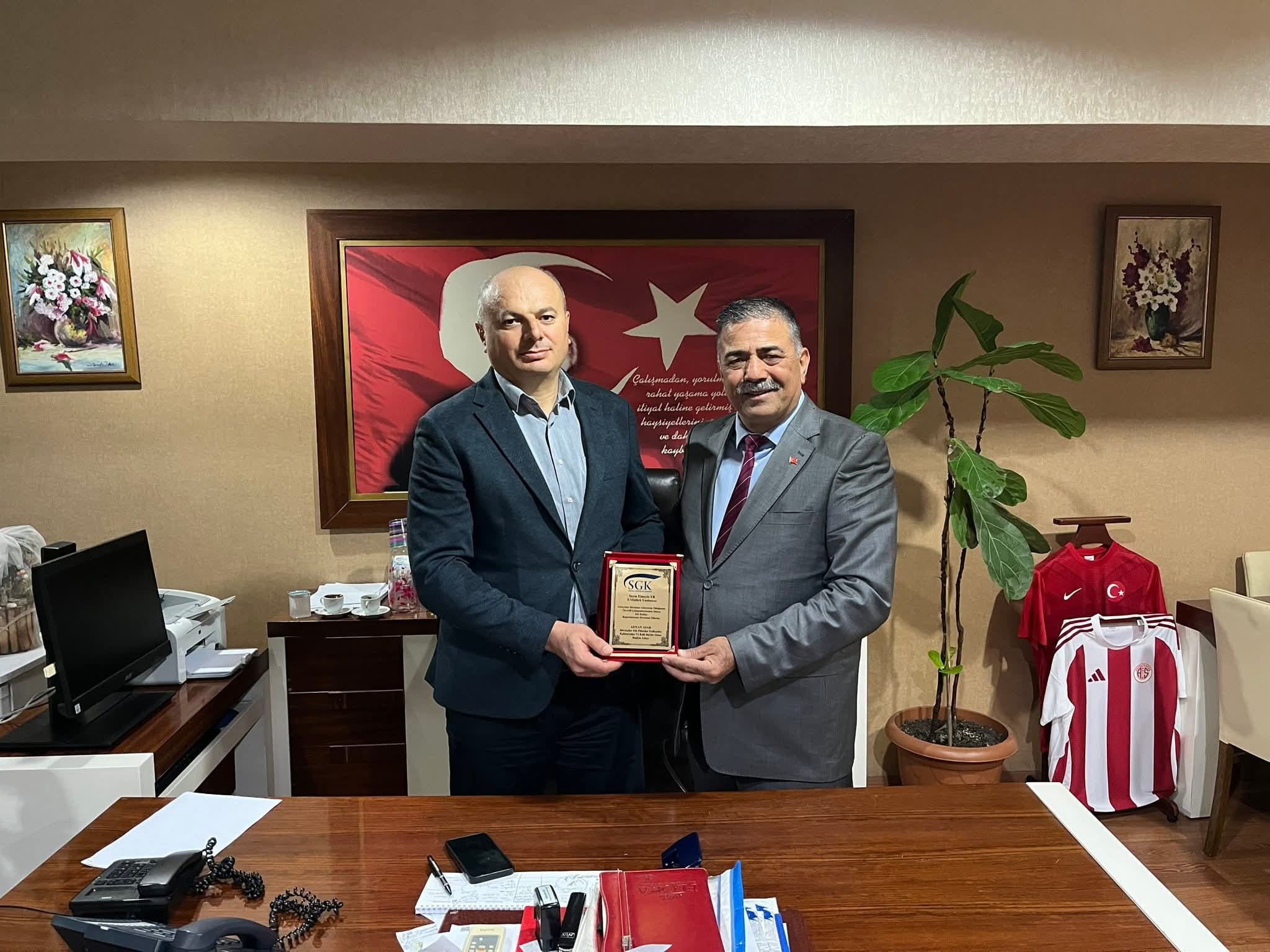 ADNAN ASAR’DAN GÜÇLÜ MESAJ: “BEN YOK, BİZ VARIZ! HEPİMİZ BİRİZ, TEK İŞİMİZ ESNAF!”