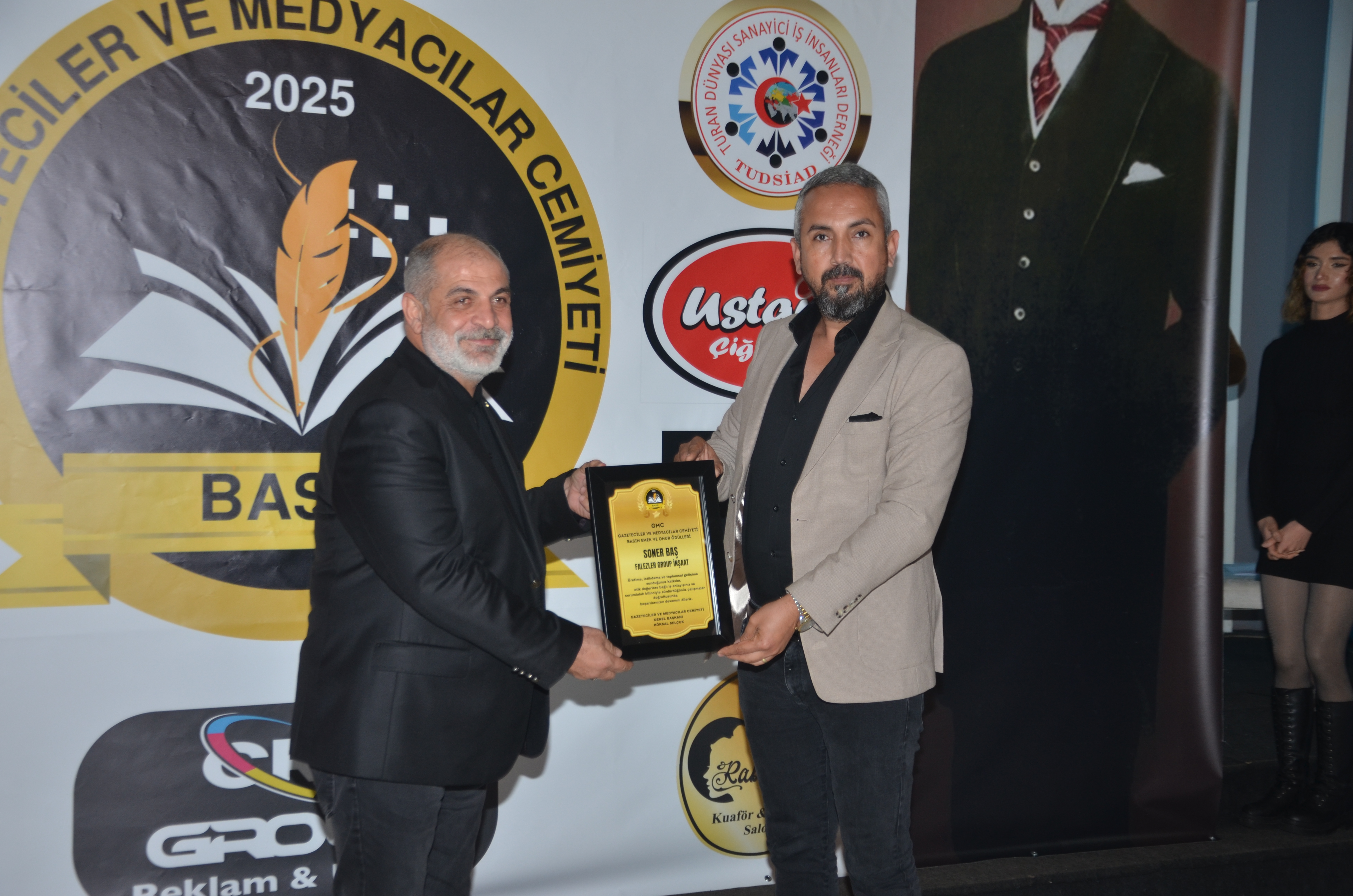 GMC’den Basın Emek ve Onur Ödülleri’ne katkı sunan Falezler Group İnşaat’a plaket