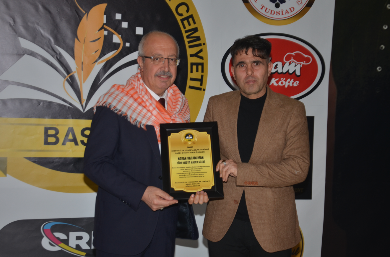 HAKAN KARADUMAN’A BASIN EMEK VE ONUR ÖDÜLÜ