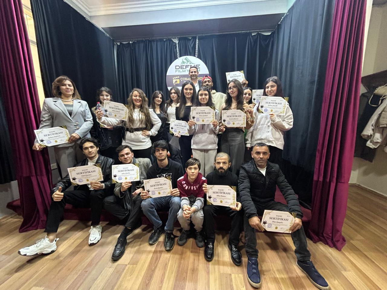 Defne Film Prodüksiyon ve Çoban Ulduzu Film Akademisi Öğrencilere Sertifikalarını Takdim Etti