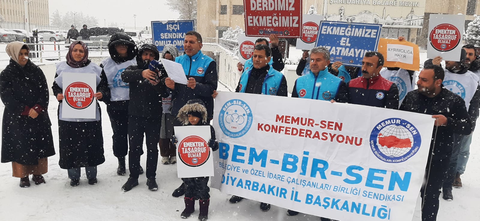 MEMUR SEN'DEN DEM'Lİ BELEDİYELERE EMEKÇİ KIYIMI TEPKİSİ