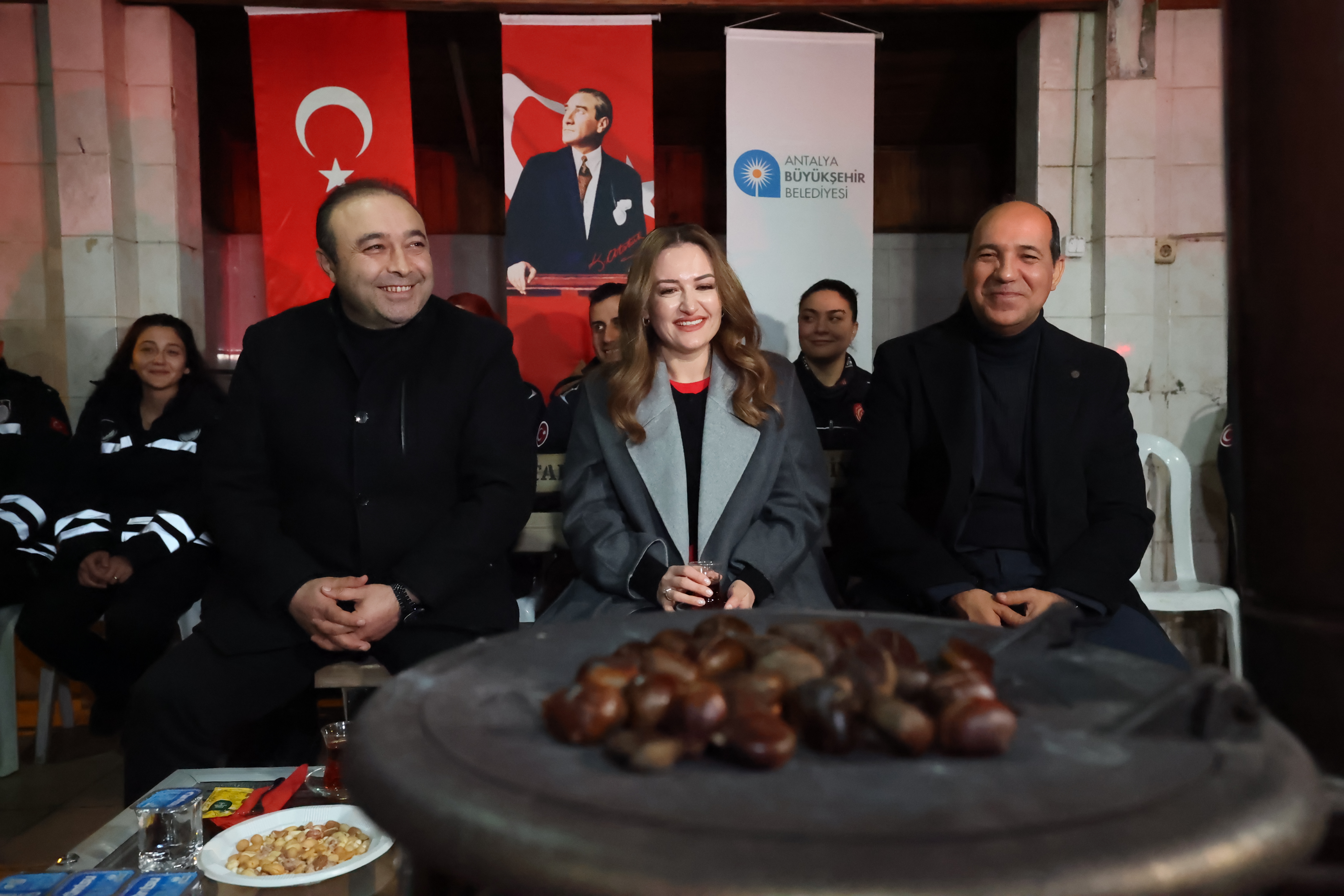 Başkan Vekili Büşra Özdemir 2026 yılını itfaiye personeli ile karşıladı