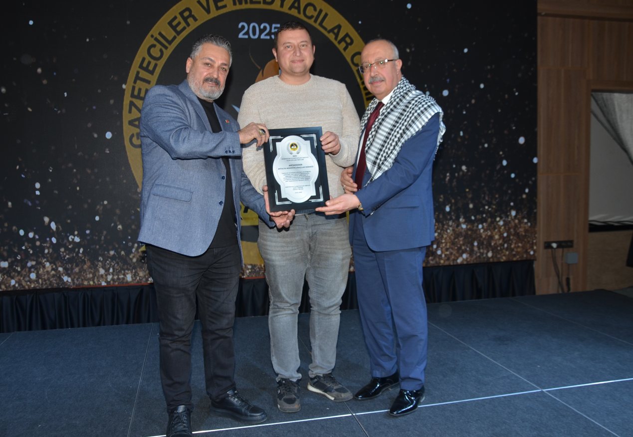 ANTMODDER’e “Yılın En Başarılı STK’sı” Ödülü