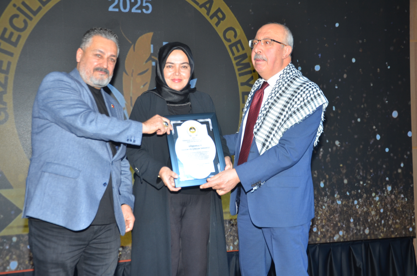 Döşemealtı Kadın ve Çocuk Derneği Toplumsal Çalışmalarıyla Ödüllendirildi