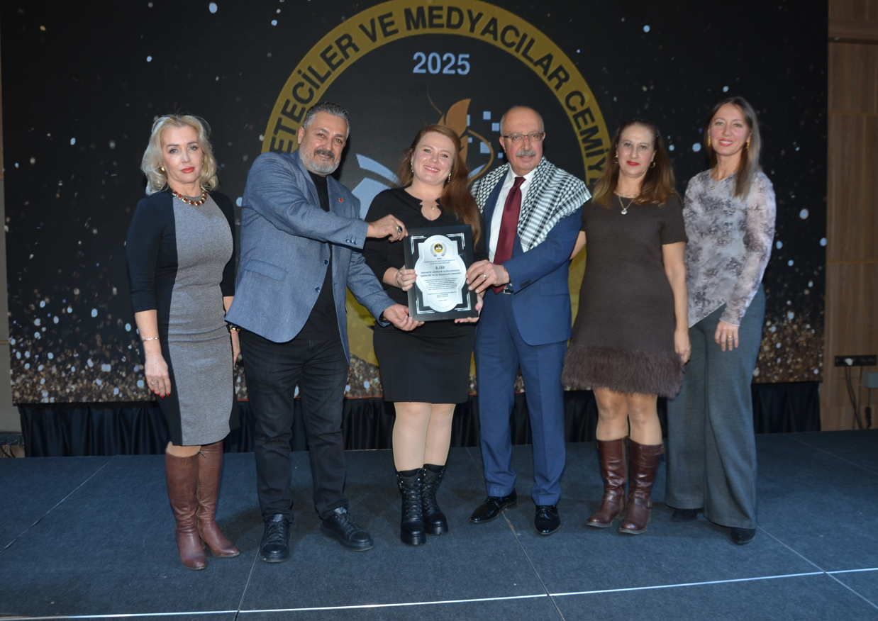 İLİİD Antalya’da Liderlik ve İşbirliği Ödülü Aldı