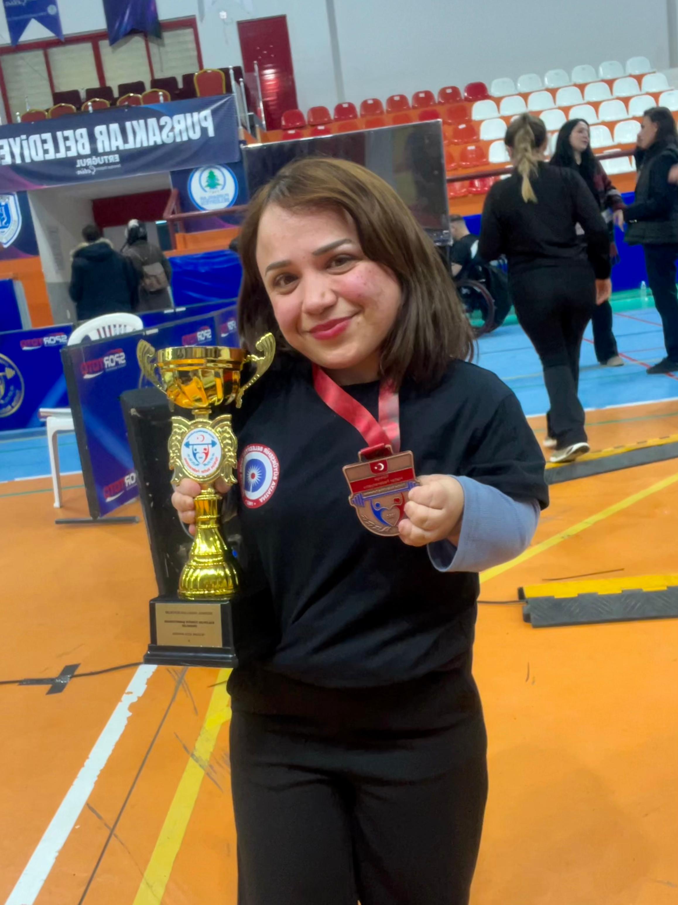 Ayşe Şirip’ten Türkiye Para Halter Şampiyonası’nda Büyük Başarı