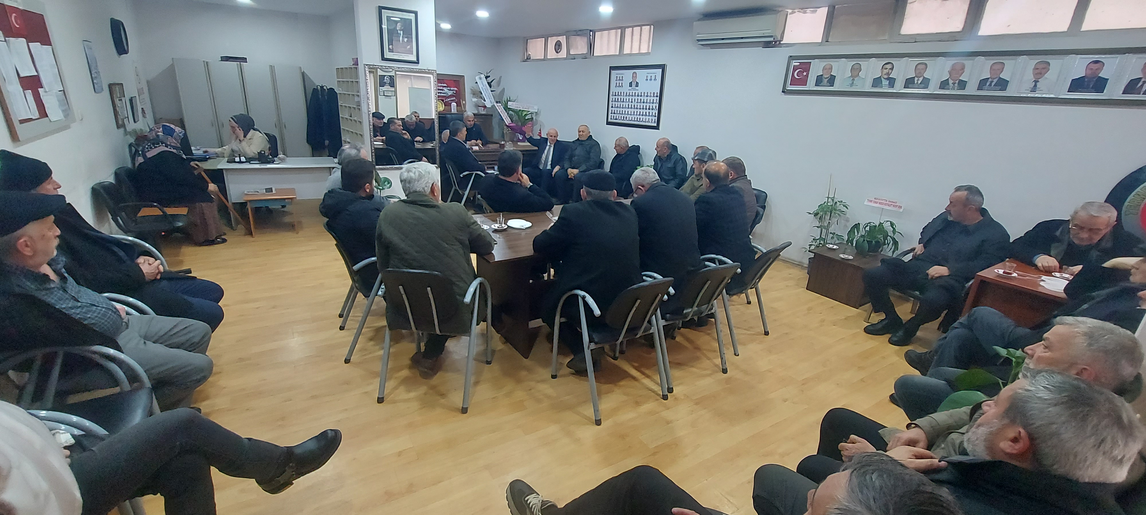 Terme Belediye Başkanı Şenol Kul Terme Muhtarlar Derneğini Ziyaret Etti