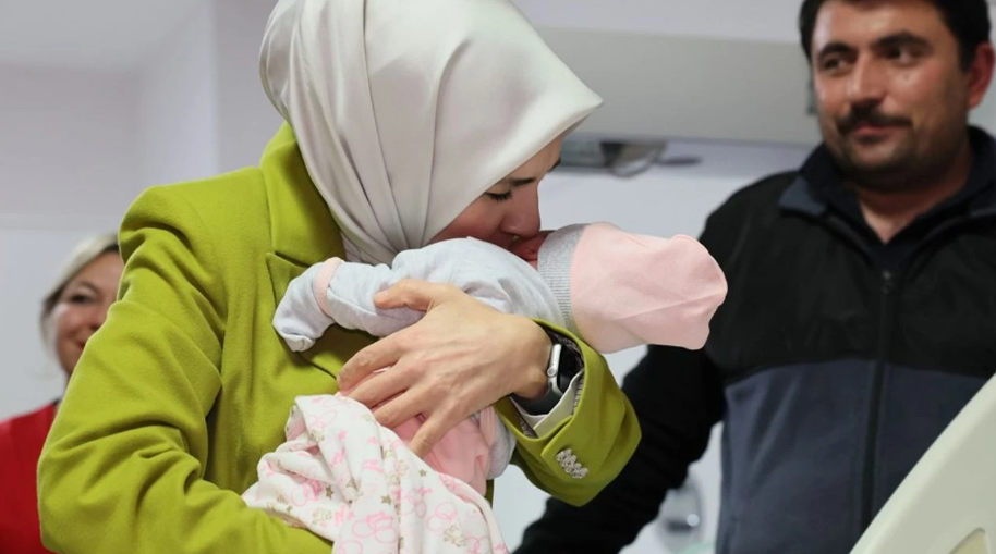 Ocak ayı doğum yardımı ödemeleri annelerin hesaplarına yatırıldı