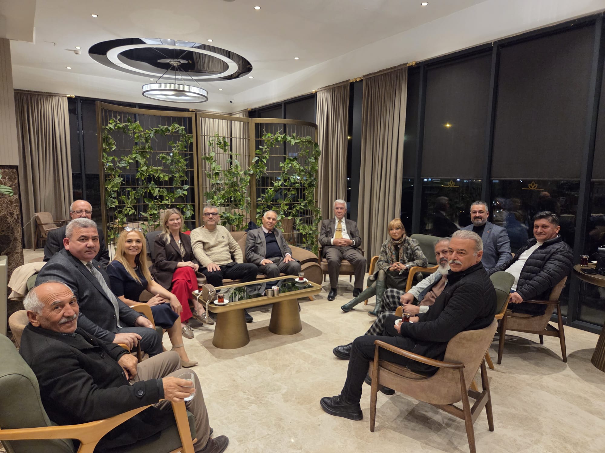 Cuma Buluşmaları, 30 Ocak 2026 tarihinde Antalya’nın seçkin mekânlarından Renex Otel’de, yine dopdolu bir katılımla gerçekleşti.