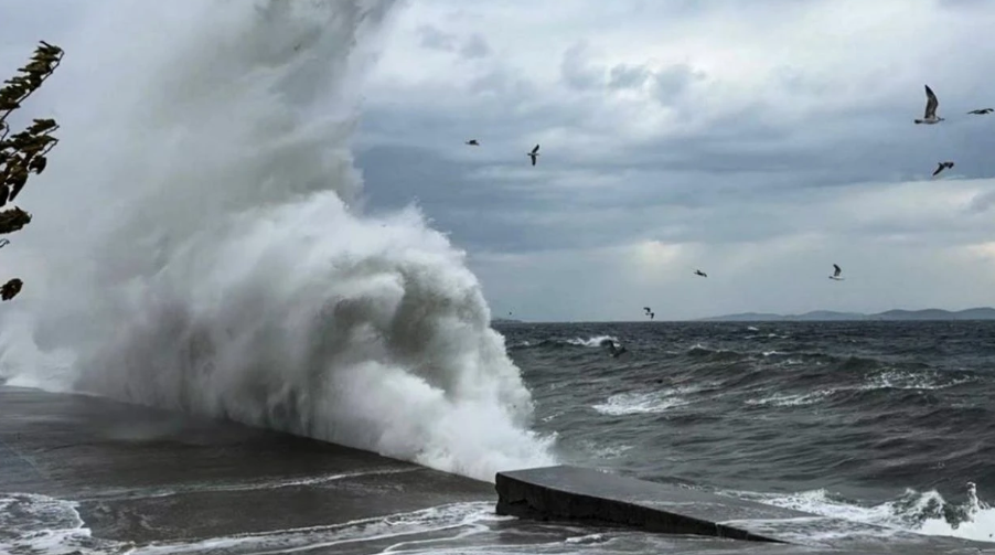 Meteoroloji'den Batı’ya fırtına ve sağanak uyarısı