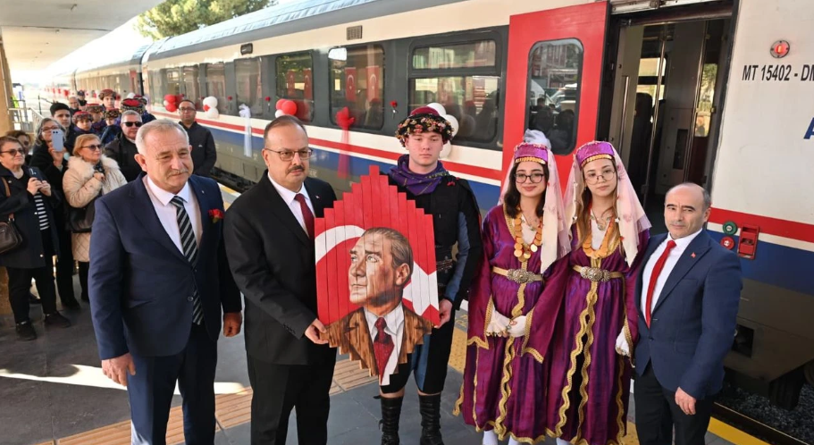 Aydın’da 95 yıllık hasret: Atatürk bir kez daha coşkuyla karşılandı