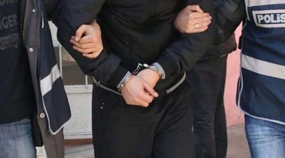 Kars'ta uyuşturucu soruşturmasında kamu görevlisi tutuklandı