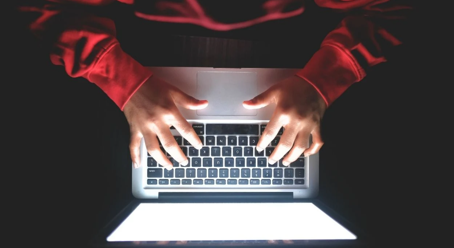 Siber çetelerin yeni hedefi gençler: Burs vaadiyle suç zinciri tuzağı