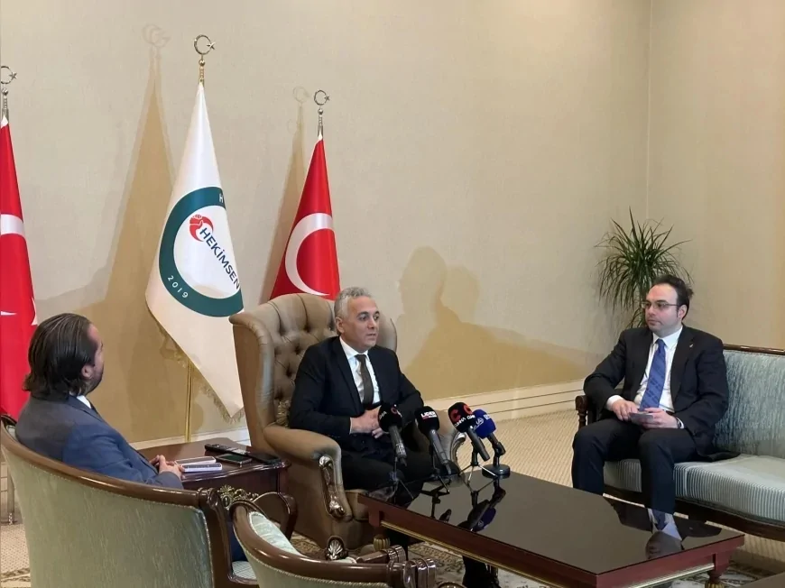 HEKİM-SEN GENEL BAŞKANI UZM. DR. ADİL KURBAN’IN SAHADAN SENDİKAL MÜCADELEYE UZANAN YOLCULUĞUNU ANLATAN BELGESEL YAYIMLANDI