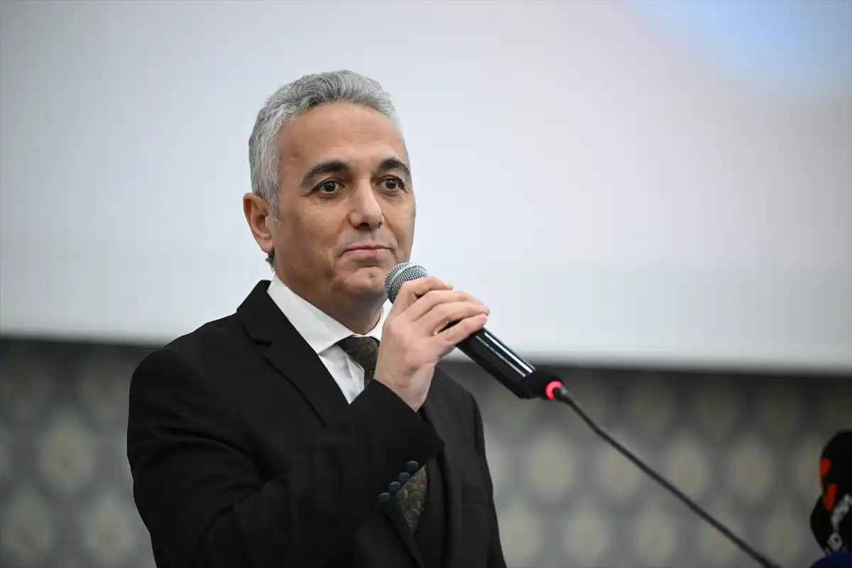 Adalet ve Liyakatli Sendikalar Konfederasyonu Genel Başkanı Uzm. Dr. Adil Kurban’dan Dikkat Çeken Açıklama