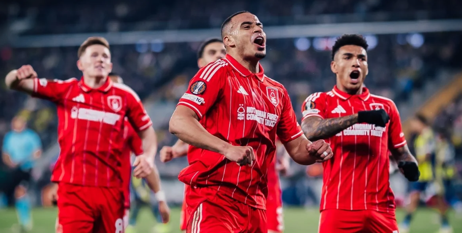 Fenerbahçe'ye evinde soğuk duş: Tur umutları İngiltere’ye kaldı