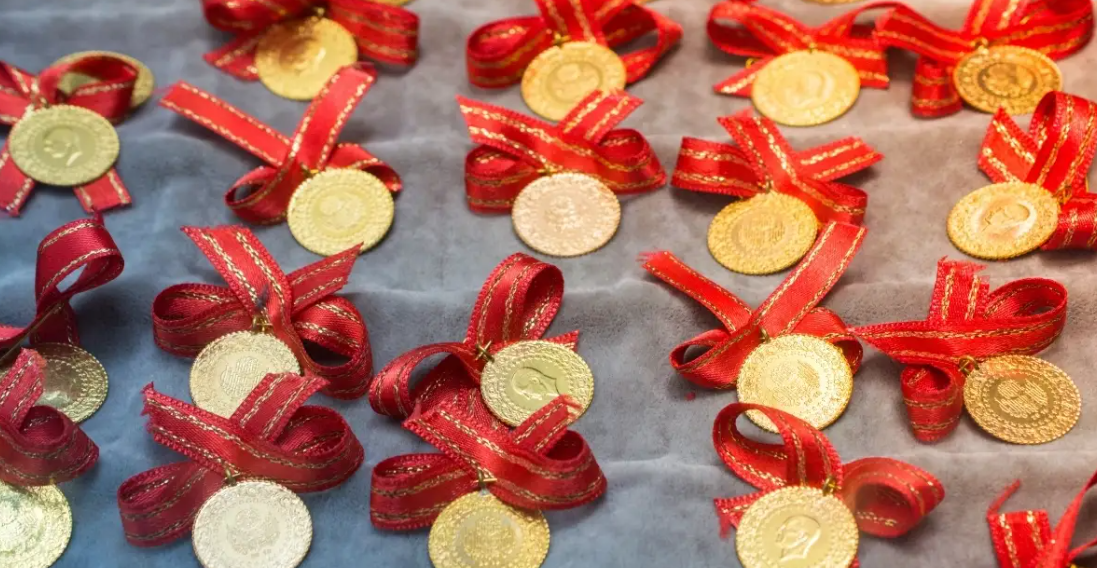 Altında tarihi rekor: Gram 8 bin TL’yi aştı