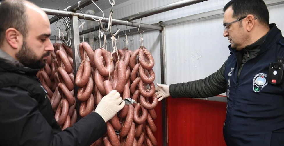 Bursa’da denetim: 700 kilogram sucuk imha edildi