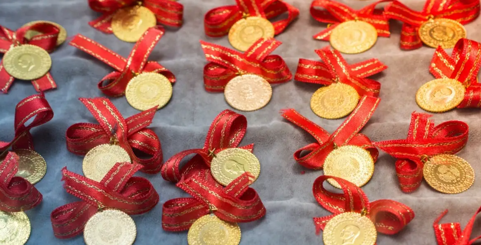 Altın yeni güne yükselişle başladı: Gram 7 bin 375 TL