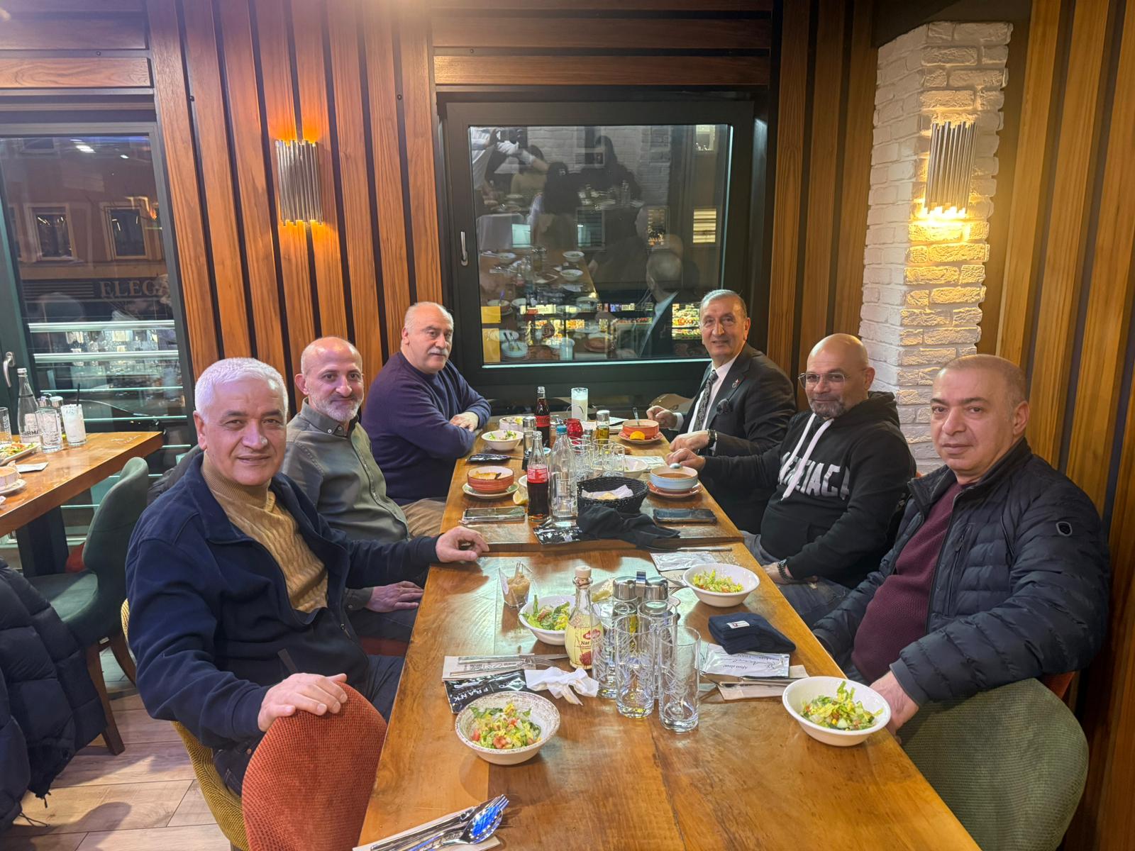 ANADOLU BİRLİĞİ PARTİSİ GENEL BAŞKANI BEDRİ YALÇIN ALMANYA’DA ONURUNA VERİLEN İFTAR SOFRASINDA BULUŞTU