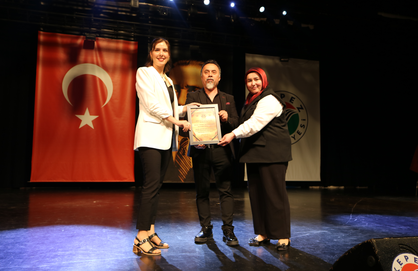 Sevda Türker ve Hatice İltemir’e Antalya’ya Değer Katan İş İnsanları Ödülü