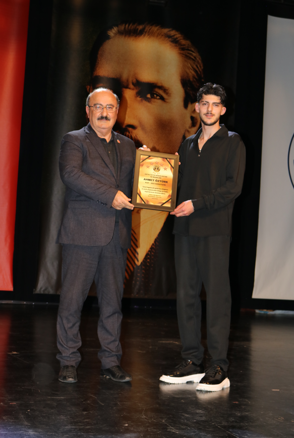 Ahmet Öztürk’e Antalya’ya Değer Katan İş İnsanları Ödülü