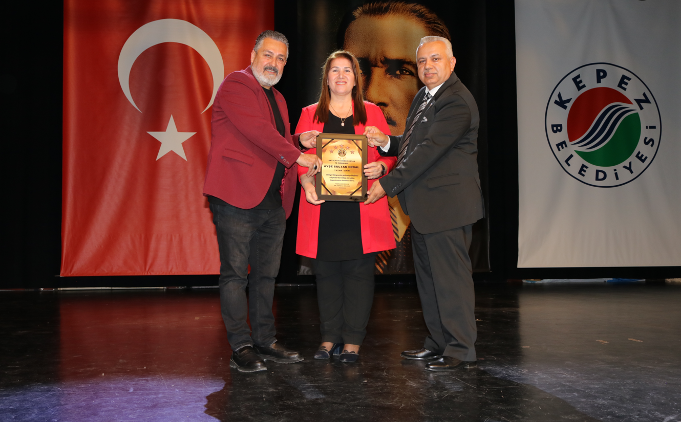 Ayşe Sultan Erdal’a Antalya’ya Değer Katan İş İnsanları Ödülü