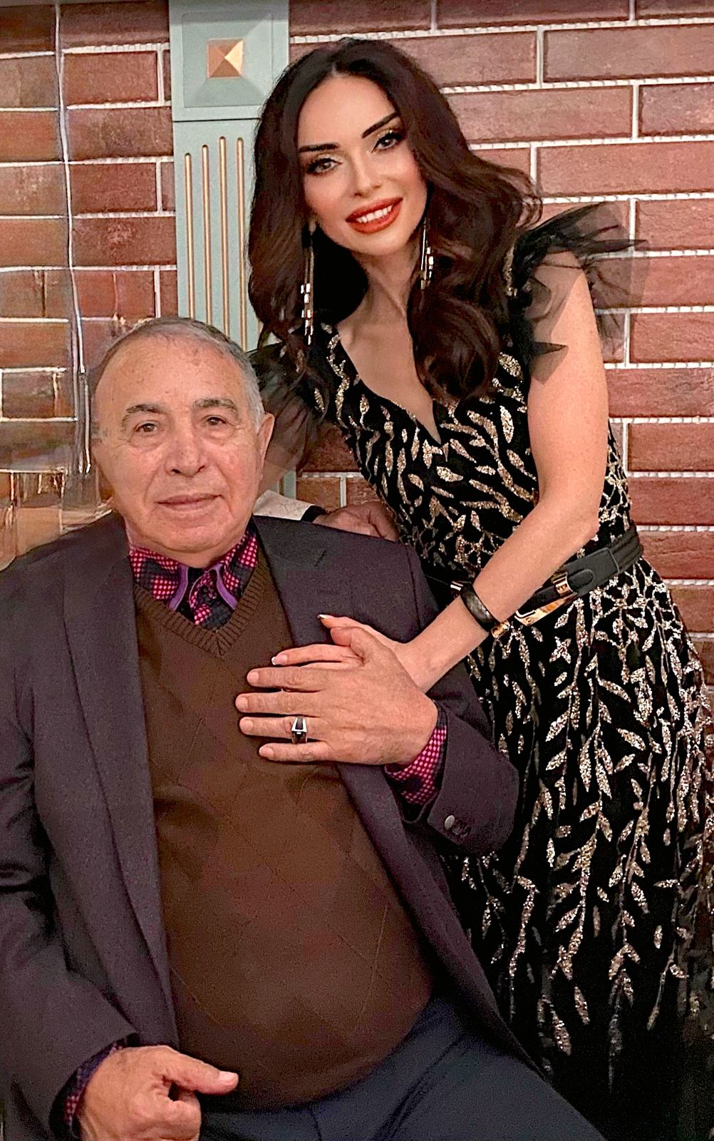 Manana, büyük sanatçı Aftandil İsrafilov'un repertuvarına yöneldi.