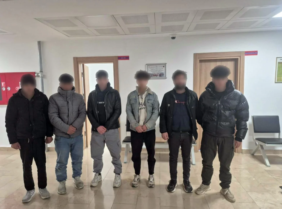 Artvin'de 6 düzensiz göçmen yakalandı, 1 zanlı tutuklandı