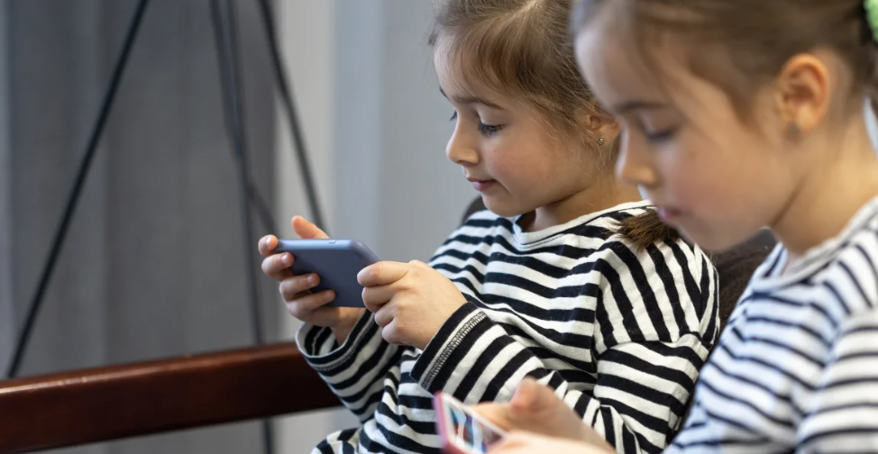 Sosyal medyaya 15 yaş sınırı geliyor