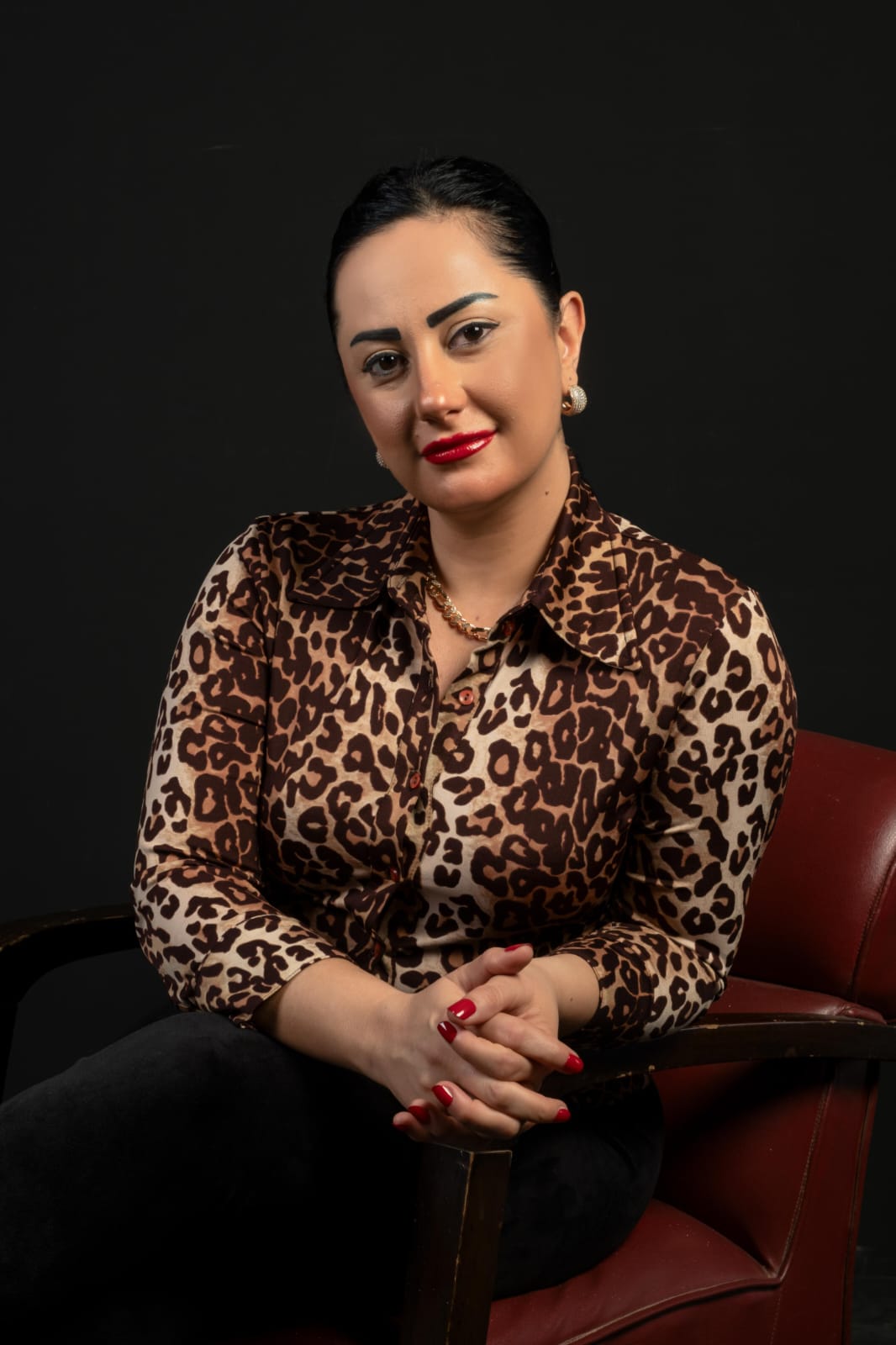 Burcu Yamaner'in Kaleminden; Tebeşir Tozu ve Barut Kokusu