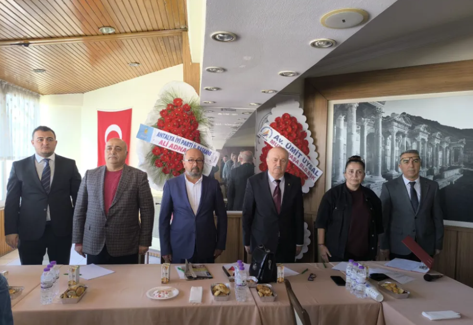 Antalya’da Burdurlular Derneği’nde Hüseyin Yamacı Yeniden Başkan Seçildi