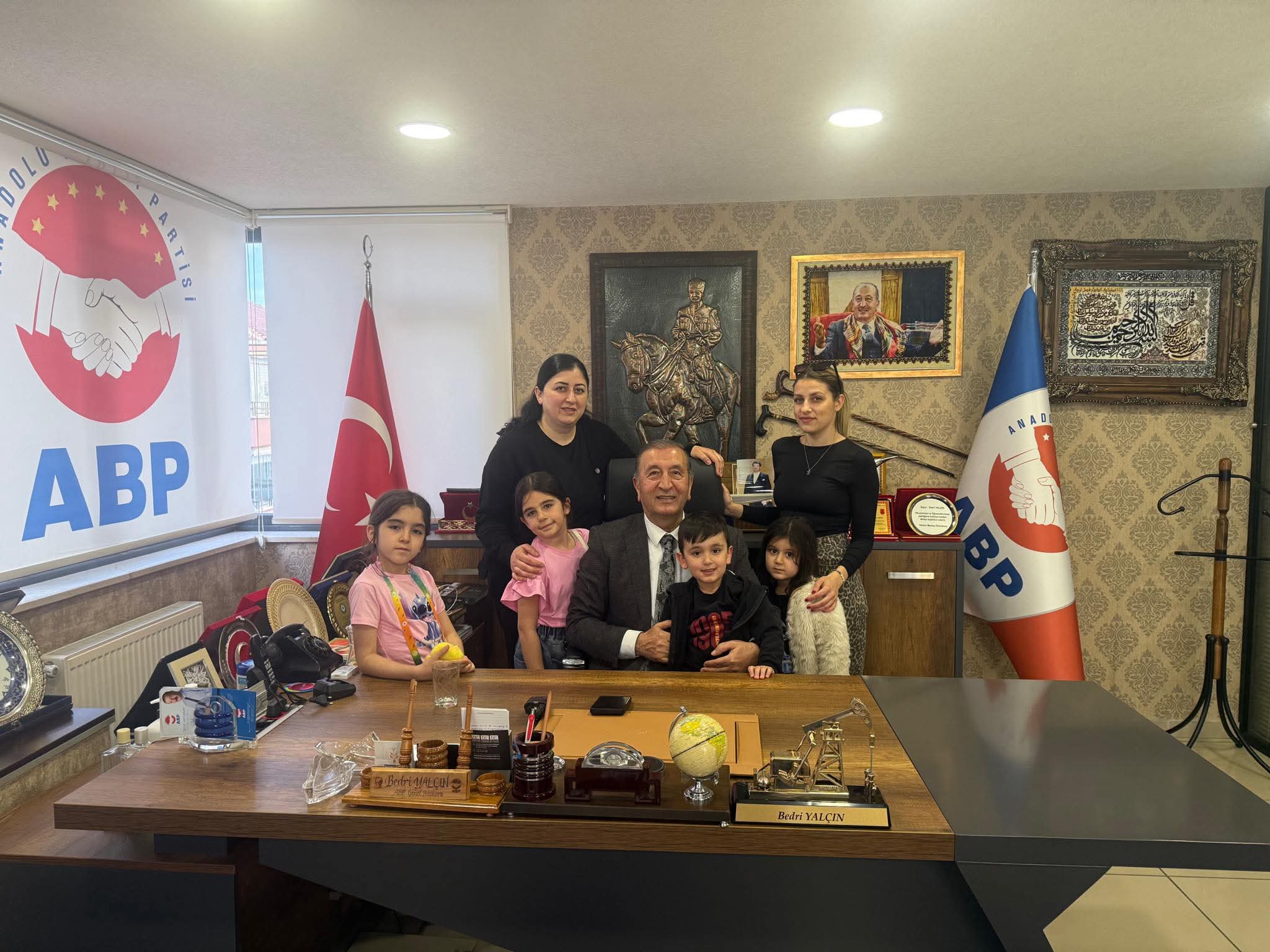 ANADOLU BİRLİĞİ PARTİSİ GENEL BAŞKANI Bedri Yalçın’DAN 23 NİSAN MESAJI: “MİLLİ EGEMENLİK RUHU GELECEĞİMİZİN TEMİNATIDIR”