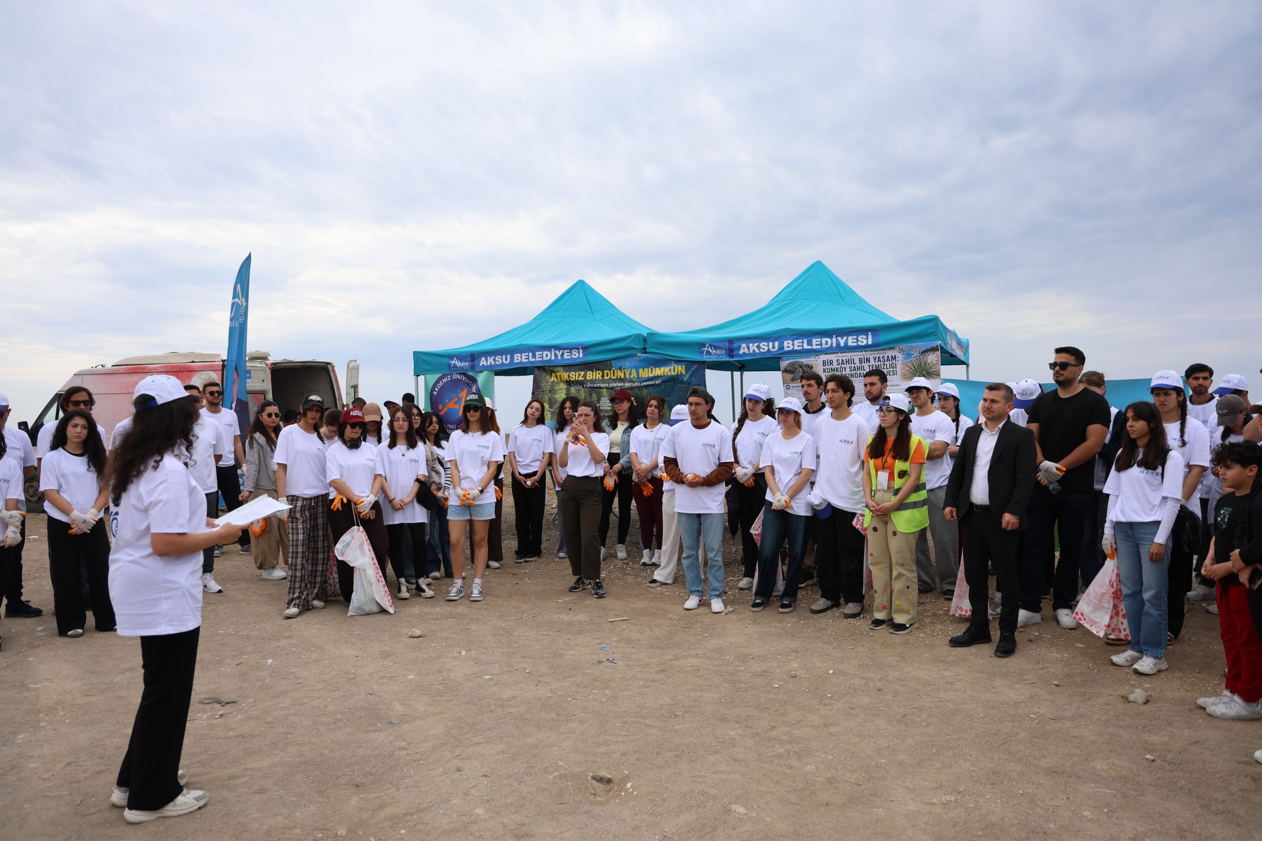 KUMKÖY SAHİLİNDE “BİR SAHİL, BİN YAŞAM” İÇİN ORTAK HAREKET