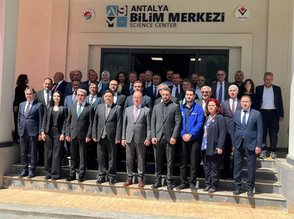 Antalya Bilim Merkezi’nde “Okul Dışı Öğrenme Ortamları Projesi” tanıtıldı