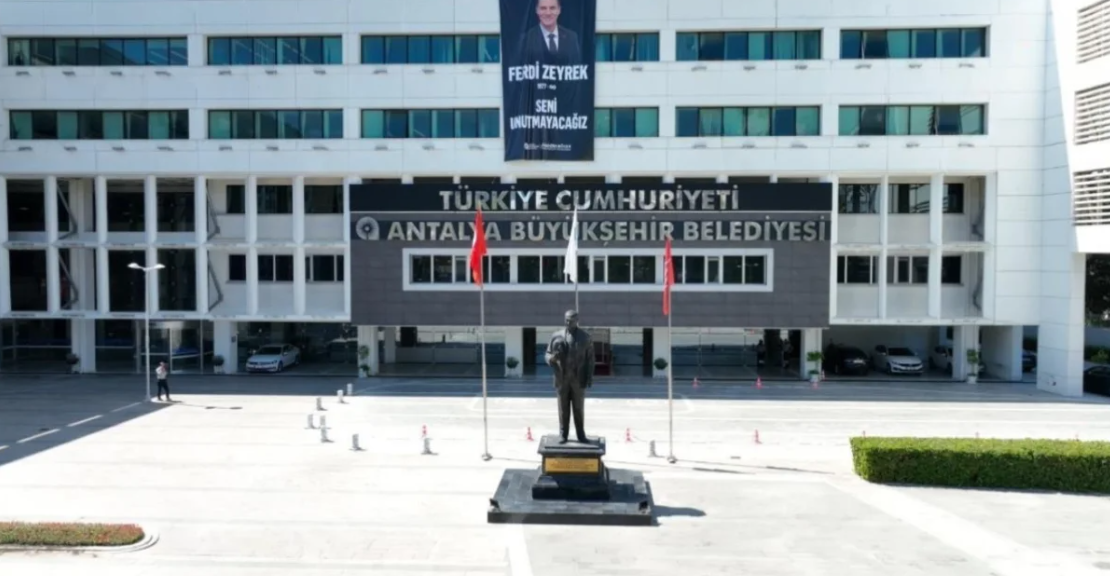 Antalya’da belediyeye bağlı şirkete operasyon