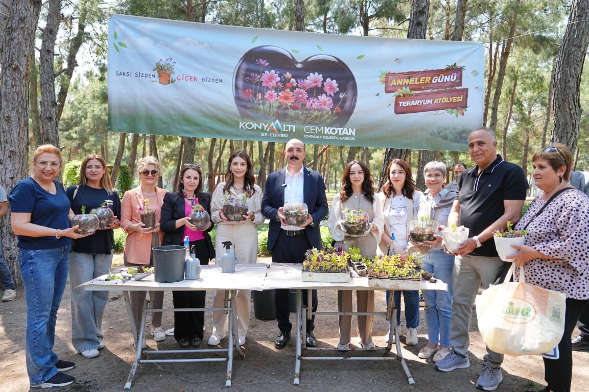 Anneler için en özel hediyeler Konyaaltı'nda hazırlandı