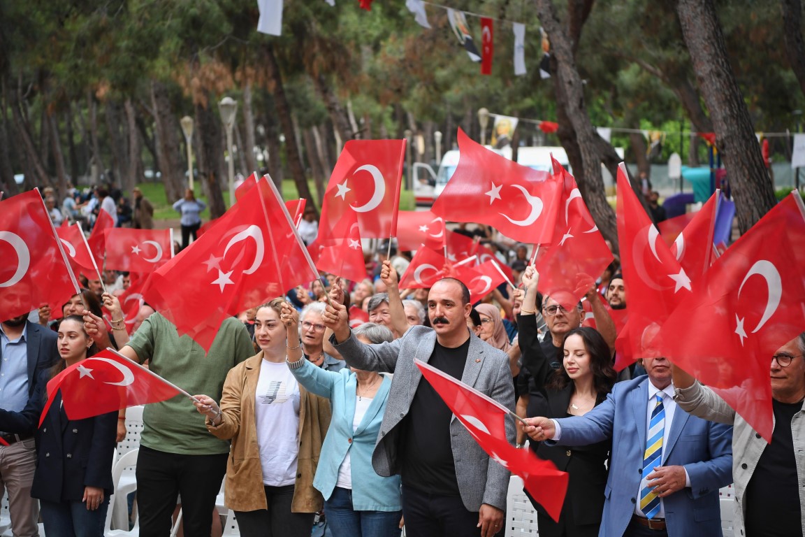19 Mayıs coşkusu Konyaaltı'nda yaşandı