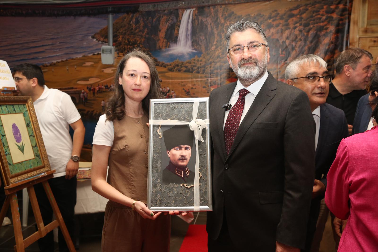 SERİK’TE EL SANATLARI SERGİSİ RENKLİ GÖRÜNTÜLERE SAHNE OLDU